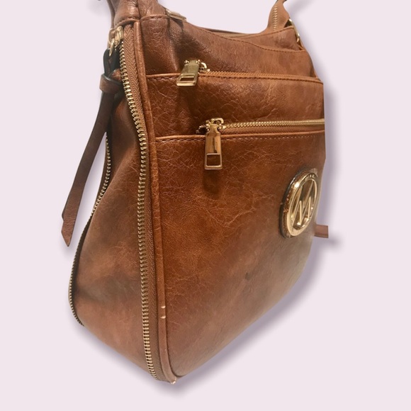 MKF Collection / Mia K. Women’s Expandable Crossbody messenger Bag - Picture 7 of 12